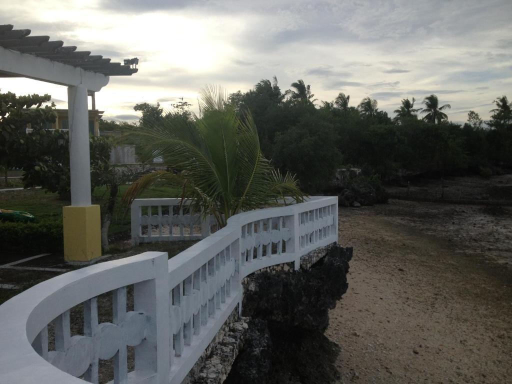 Moalboal Beach Resort Alcantara  Exterior foto